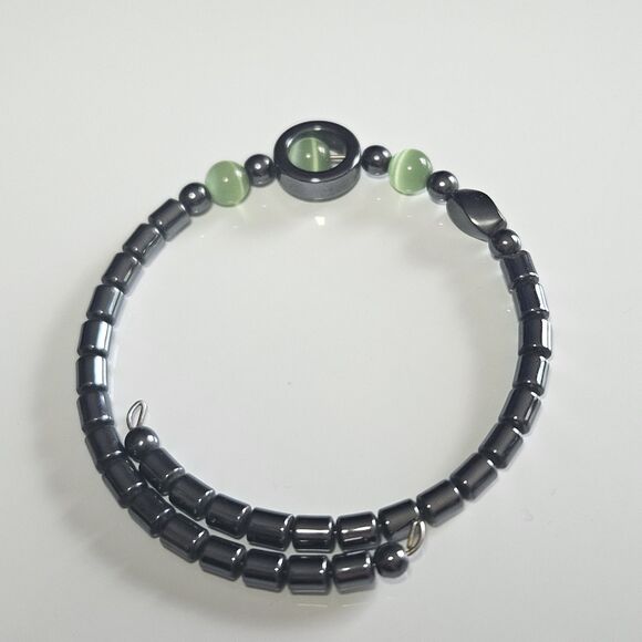 **Last Chance!! Final Sale** Silver Tone And Green Cats Eye Beaded Wrap Bracelet - Picture 10 of 12